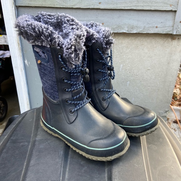BOGS  Big Kid Size 3 Used Arcata Knit Insulated Winter Waterproof Snow Boot - Picture 1 of 6